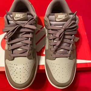 Nike Dunks Low Moon Fossil